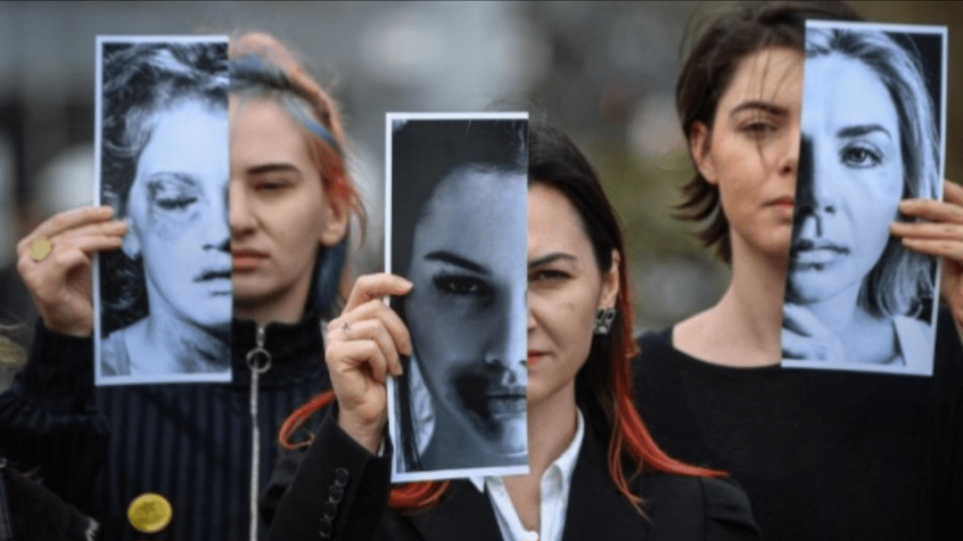 تحفظِ نسواں کا افسانہ؛ زن کُشی میں مغرب کا منفرد ریکارڈ + تصاویر