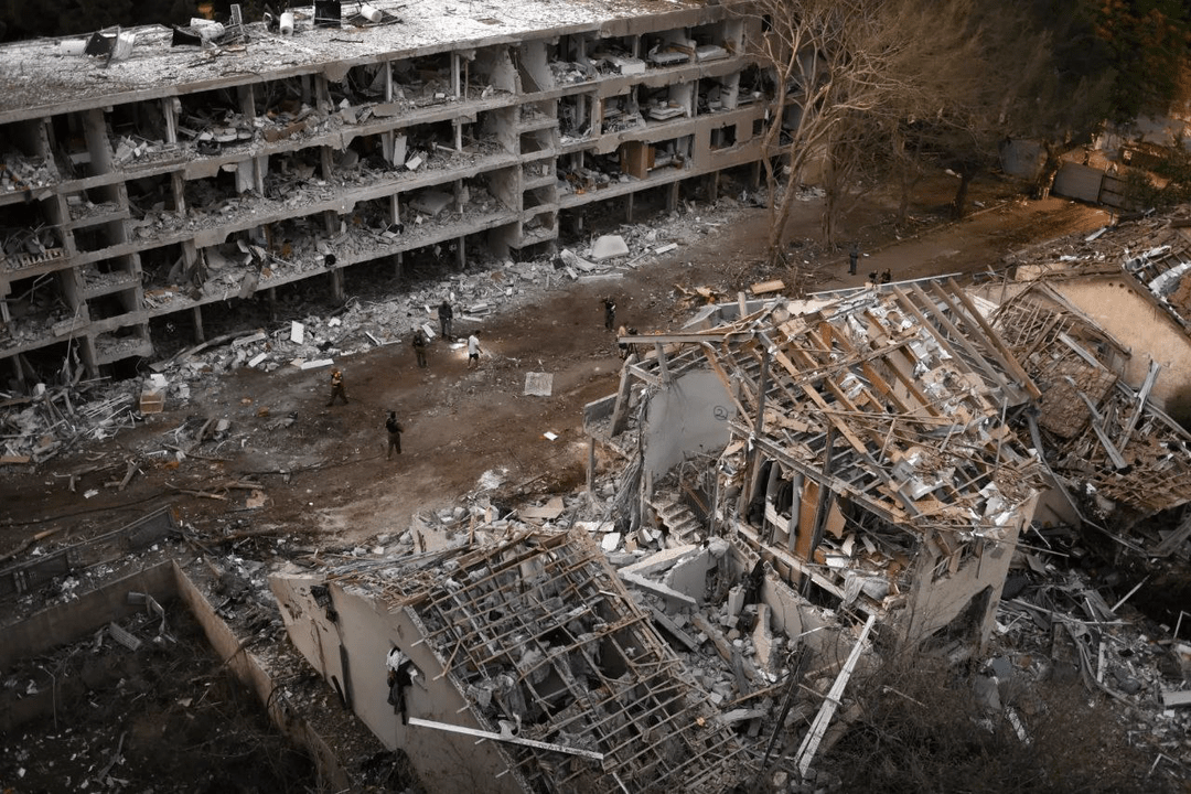 ایرانی میزائلوں اور ڈرونز کی بوچھاڑ؛  امریکی تھنک ٹینکوں کی پریشانی + تصاویر