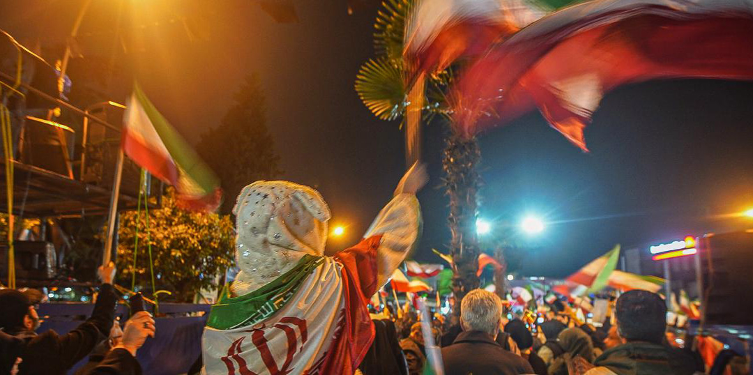 ممکنہ ایران-امریکہ معاہدے کی خبریں؛ امریکہ میں انتشار / پومپیو اپنا احمق منہ بند کرے