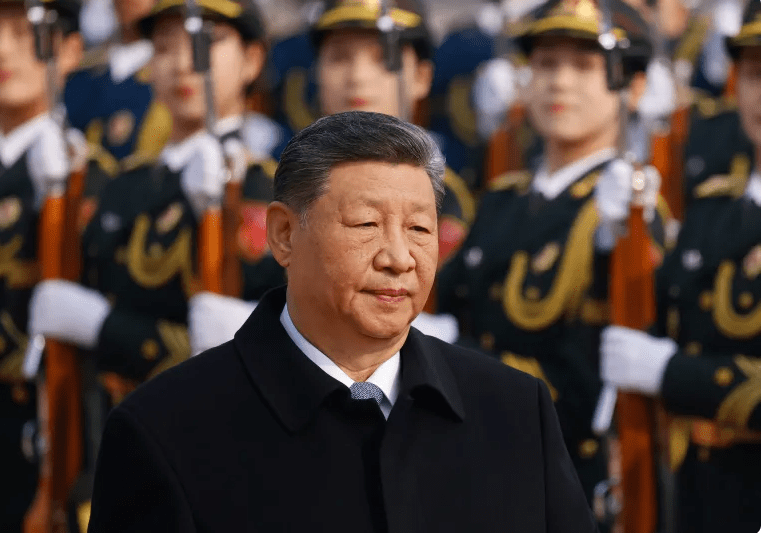 امریکہ چین کی حکمت عملی کی تقلید کرے، بلومبرگ