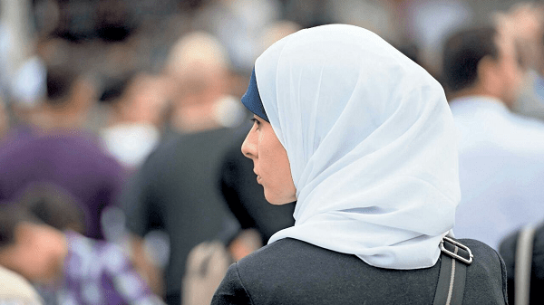 کس کو یہ حق حاصل ہے کہ آزادی کے معنی بیان کرے؟