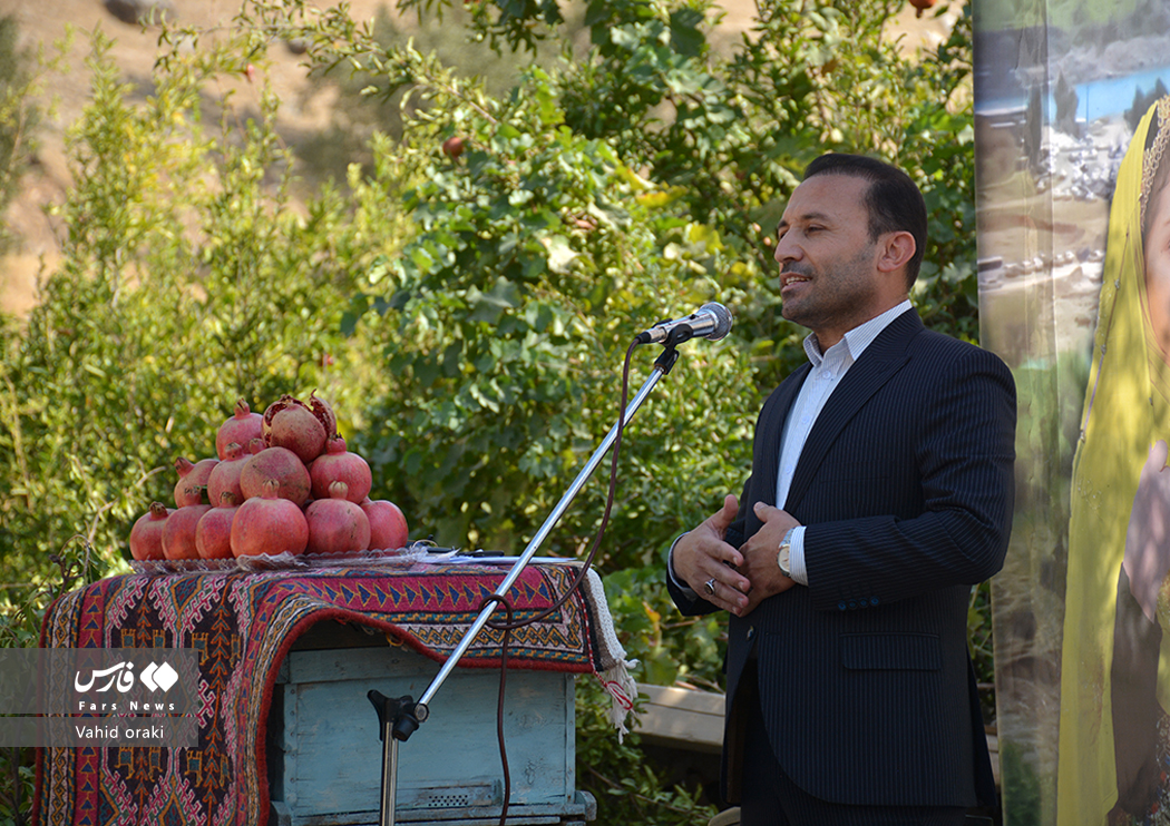 عکاس: وحید اورکی | گزارش تصویری برگزاری سومین جشنواره انار دزپارت - سید محسن حسینی بخشدار قارون