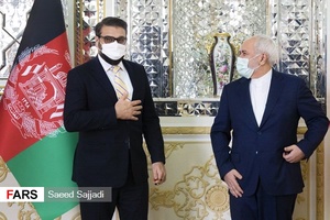 دیدار مشاور امنیت ملی رئیس جمهور افغانستان با ظریف