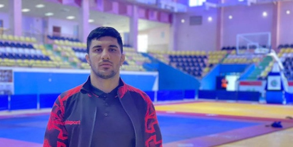 آرش آقایی