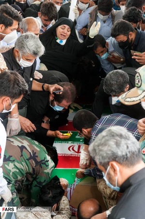 دو شهید ناوچه کنارک در زاهدان تشییع شدند