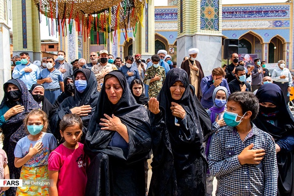 عزاداری مردم شهر دلند در حاشیه مراسم تدفین
