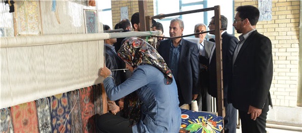 وزیر کار قالیبافی