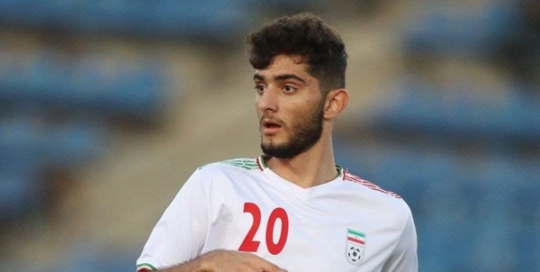 آریا برزگر