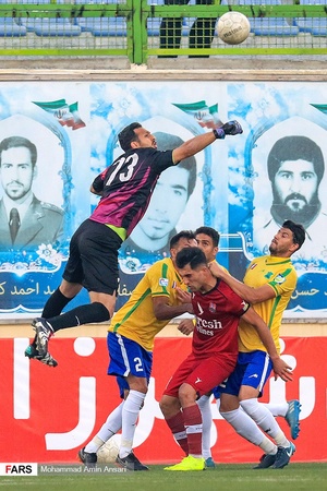 دیدار تیم  فوتبال نساجی مازندران و نفت آبادان