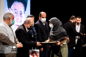 آیین تجلیل از برگزیدگان در اختتامیه نخستین جشنواره ملی «ترجمان فتح»