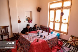نمایی از درون خانه‌های دهکده تورستی و بوم‌ گردی دند واقع در بخشی از کوه عینالی تبریز
