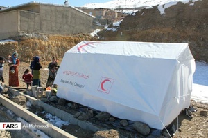 تلاش مردم و نیروهای جهادی برای بازسازی مناطق زلزله زده خوی
