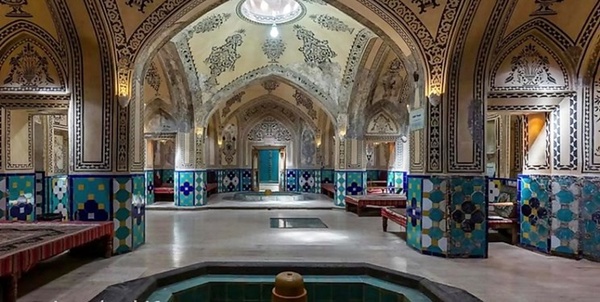 حمامی که با یک شمع گرم می‌شد