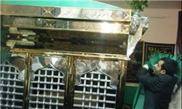 ضریح جدید امام زادگان روستای مزداران پرده برداری شد