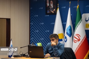 سید هانی هاشمی مدرس "اوسینت و مینیمال نویسی" در حال تدریس مباحث در رویداد "کنشگری توئیکس" است