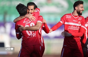 گزارش تصویری از صعود پرسپولیس با غلبه بر ذوب آهن؛ تارتار بازهم مغلوب قرمزپوشان