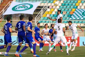 دیدار تیم فوتبال ذوب‌آهن و استقلال تهران