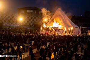 آتش گرفتن خیمه شبیه سازی شده به خیمه امام حسین(ع)  در میدان امام حسین(ع)