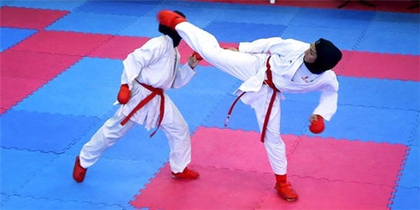 کاراته بانوان