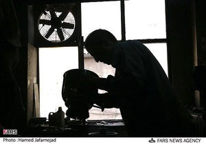 کارگاه تعمیر سماور در میدان بهارستان