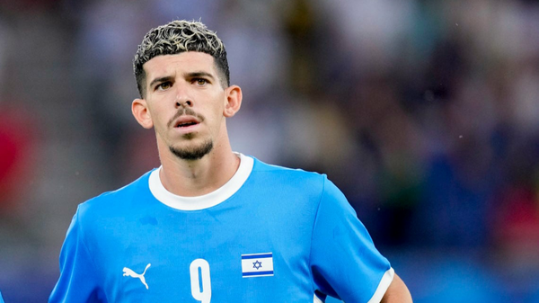 ورود فوتبالیست آدم‌کش ممنوع + عکس