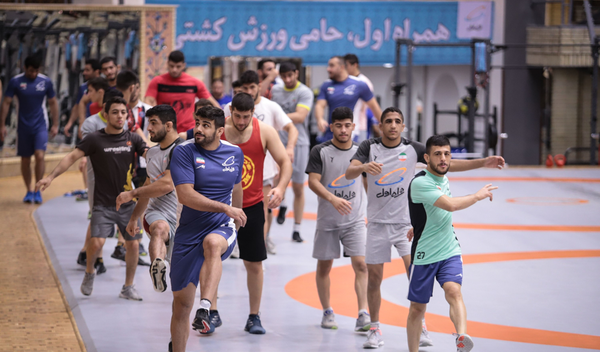 تمرین کشتی آزاد