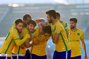 دیدار تیم  فوتبال نساجی مازندران و نفت آبادان