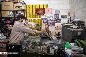 پخش ماسک توسط بسیجیان جنوب شهر تهران