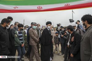 بازدید  آیت الله سید حسن عاملی نماینده ولی فقیه در استان به همراه فرماندهان نظامی و انتظامی و مسؤولین استان از نمایشگاه رزمی و فرهنگی دفاع مقدس 