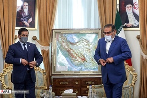 جمعه عناد سعدون وزیر دفاع عراق و امیر دریابان علی شمخانی دبیر شورای عالی امنیت ملی