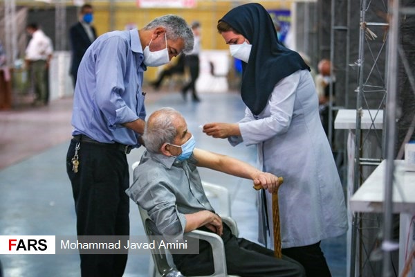تزریق دوز دوم واکسن کهنسالان در قزوین