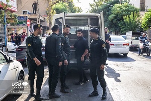 انتقال اراذل و اوباش به محل مورد نظر توسط ماموران پلیس