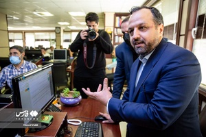 بازدید سیداحسان خاندوزی  وزیر اقتصاد و دارایی از تحریریه خبرگزاری فارس