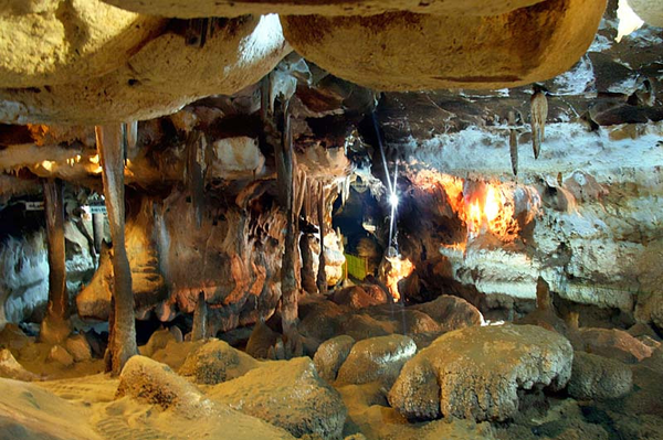 غار کتله خور زنجان