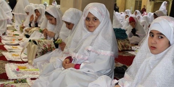 دانش‌آموزان نماز نمازخانه