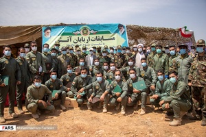 عکس یادگاری  مسئولین و  تیم‌های شرکت کننده  اربابان آتش / منطقه سیاخ دارنگون شیراز