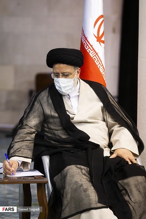 آیت‌الله سید ابراهیم رئیسی در نشست پرسش و پاسخ دانشجویی در مسجد دانشگاه تهران