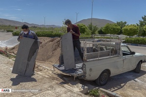انتقال سنگ های آماده شده به بهشت احمدی شیراز
