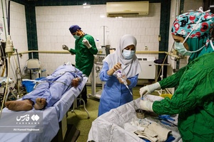 آغاز عمل جراحی  چشم بیماران محروم مبتلا به اب مروارید در بیمارستان علوی تبریز