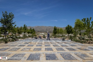 پایان نصب سنگ بر مزار متوفیان در بهشت احمدی شیراز