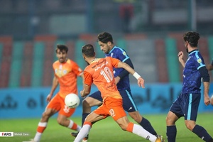 گزارش تصویری از دیدار تیم‌های پیکان و سایپا 