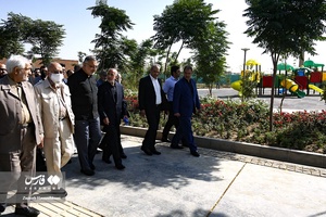 علیرضا زاکانی شهردار تهران و مهدی چمران رییس شورای شهر تهران در افتتاح فاز یک  بوستان ایرانیان