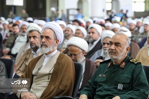 حضور سردار سلامی در تجمع طلاب قم علیه اغتشاشگران