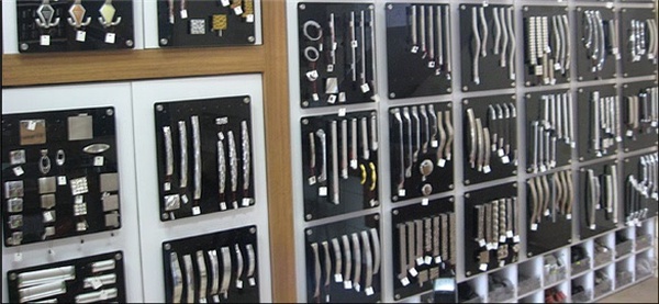 دستگیره و یراق آلات
