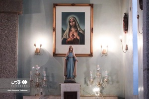 مجسمه حضرت مریم مقدس(س) در کلیسای حضرت رفائیل