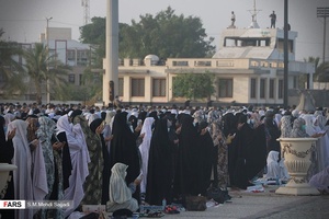 نماز عید سعید فطر در ساحل بوشهر