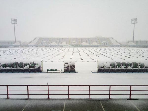 ورزشگاه امام خمینی اراک