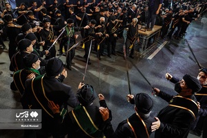 مراسم عزاداری شاه حسین گویان آذری‌های مقیم پایتخت در خیابان بهشت