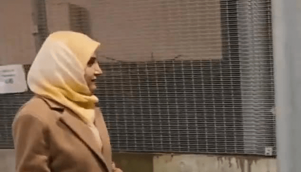گفت‌وگوی تلفنی عراقچی با مهدیه اسفندیاری