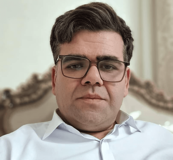 دکتر هادی طوماری